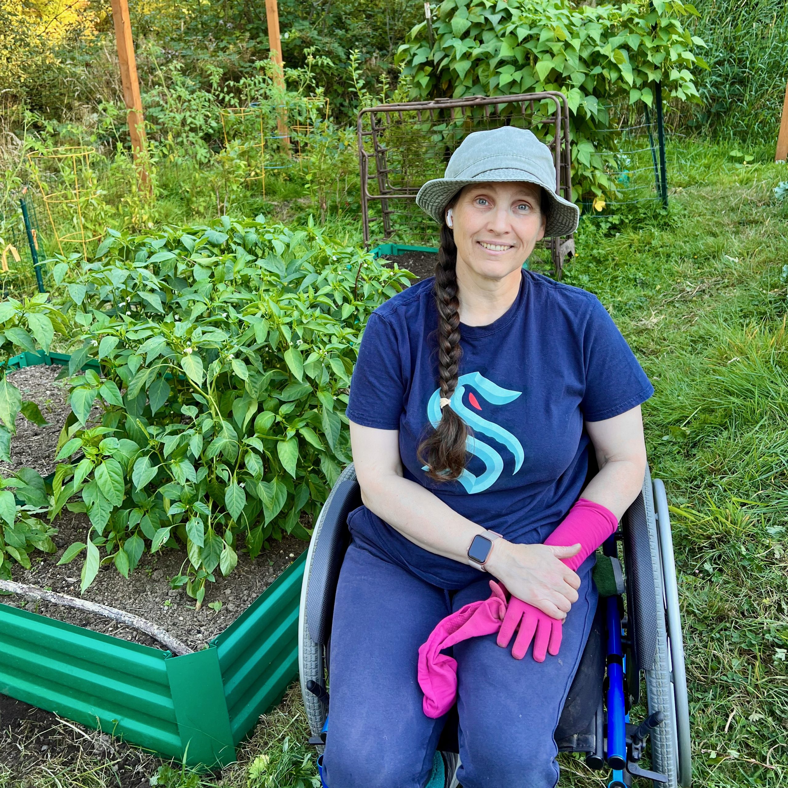 picture of stidmama in wheelchair in the garden